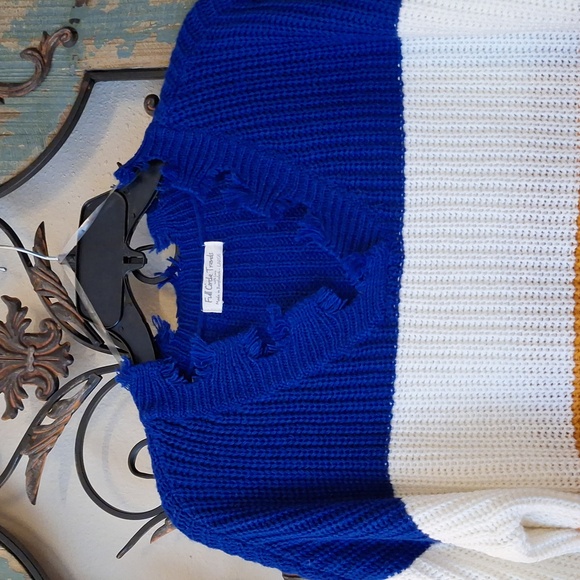 V-Neck Multi Color, Fringed, Cropped Sweater NWT  Size Large - Picture 6 of 14